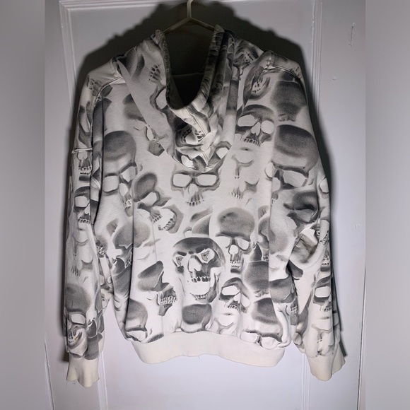 ‼️RARE‼️ Famous stars and straps aop skull print hoodie - Picture 12 of 14